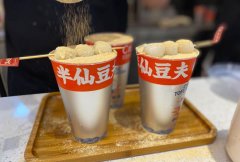 過氣的餐飲小吃品牌，通過設計策劃一年連開3000家，半仙豆夫如何做到的？